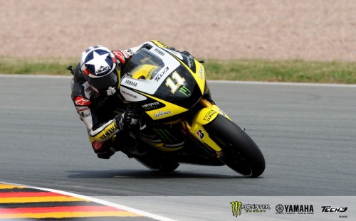 Spies storms to battling eighth in Sachsenring 