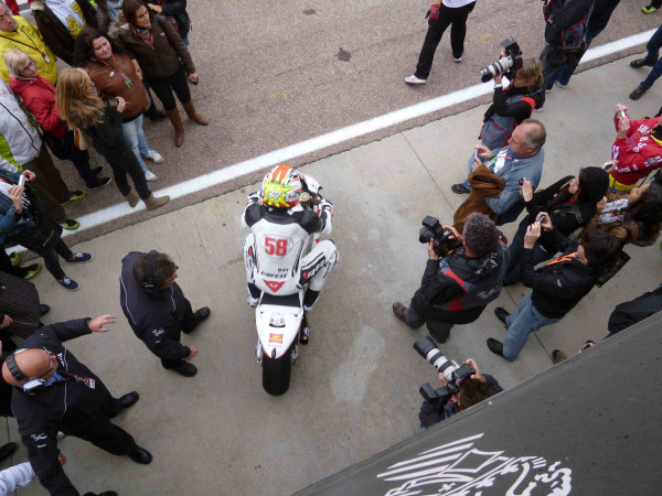 Kevin Schwantz on Simoncelli's bike